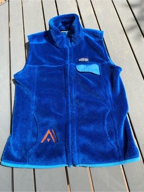 Patagonia women’s Royal Blue Plush Fleece Vest.  Size small